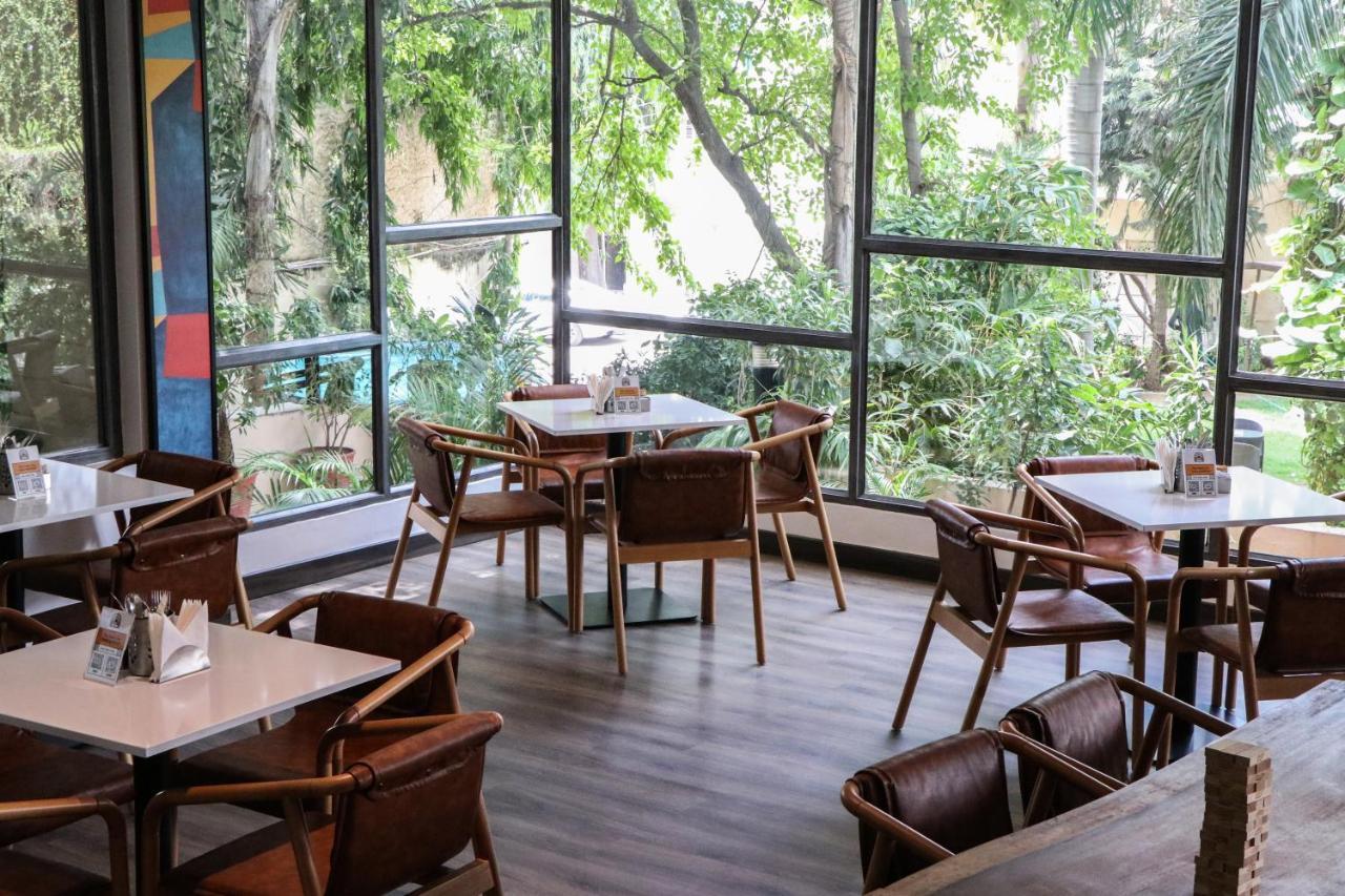 Rajdarshan - A Lake View Hotel In Ουνταϊπούρ Εξωτερικό φωτογραφία