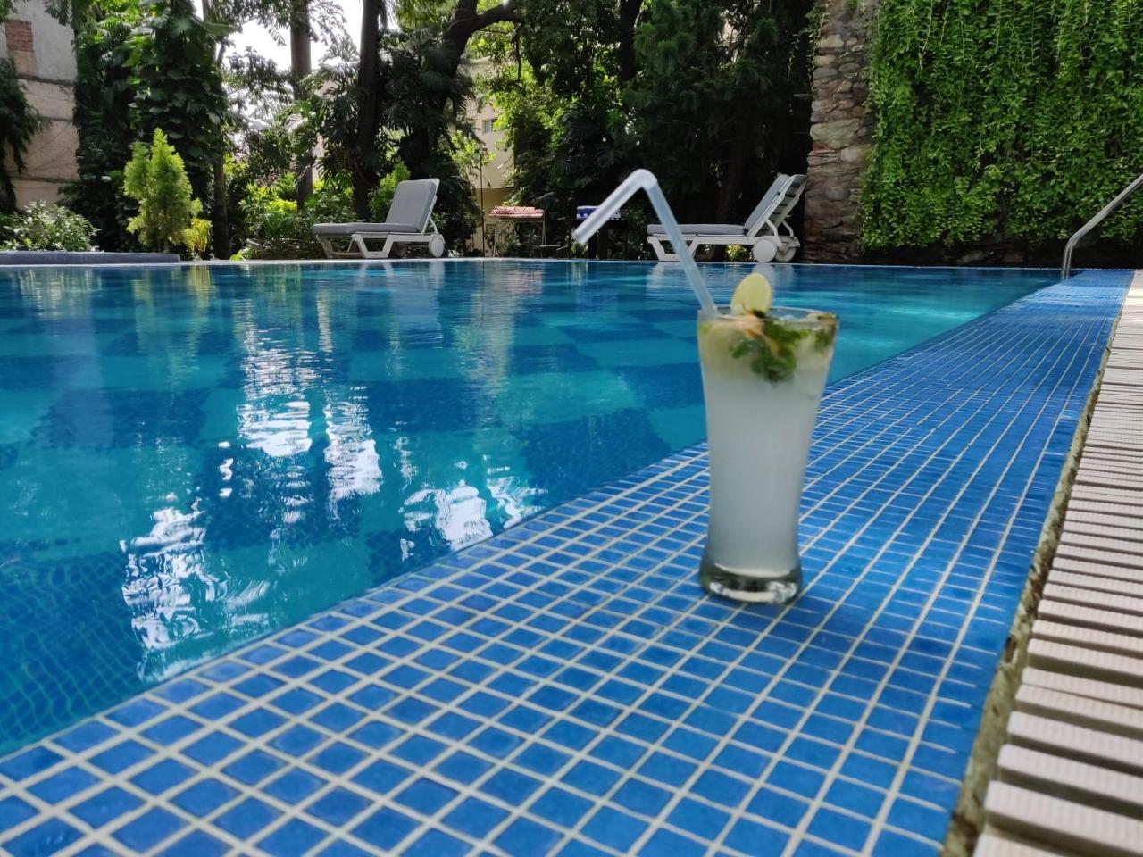 Rajdarshan - A Lake View Hotel In Ουνταϊπούρ Εξωτερικό φωτογραφία