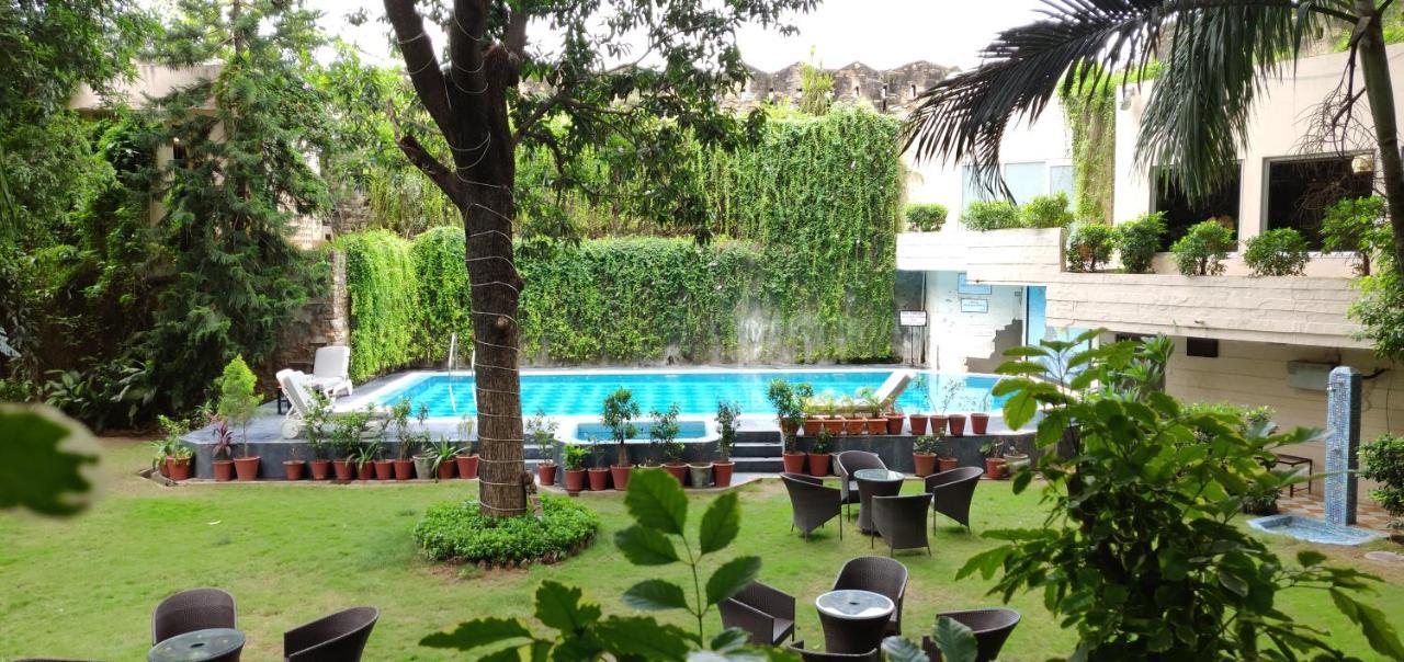 Rajdarshan - A Lake View Hotel In Ουνταϊπούρ Εξωτερικό φωτογραφία