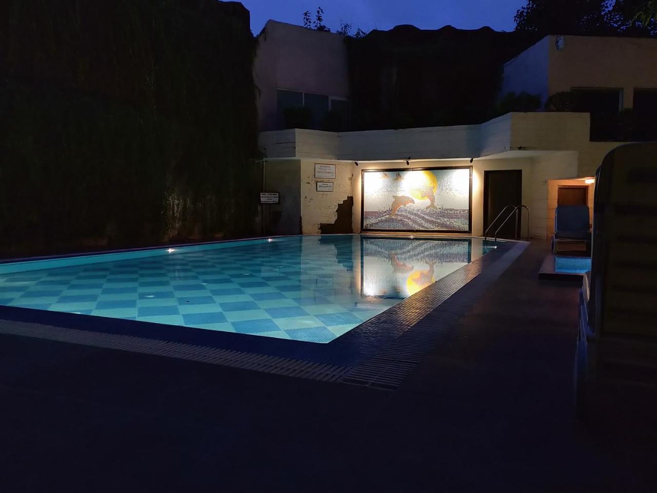 Rajdarshan - A Lake View Hotel In Ουνταϊπούρ Εξωτερικό φωτογραφία