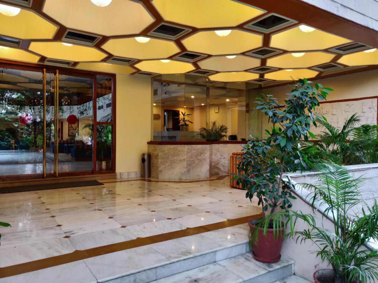 Rajdarshan - A Lake View Hotel In Ουνταϊπούρ Εξωτερικό φωτογραφία