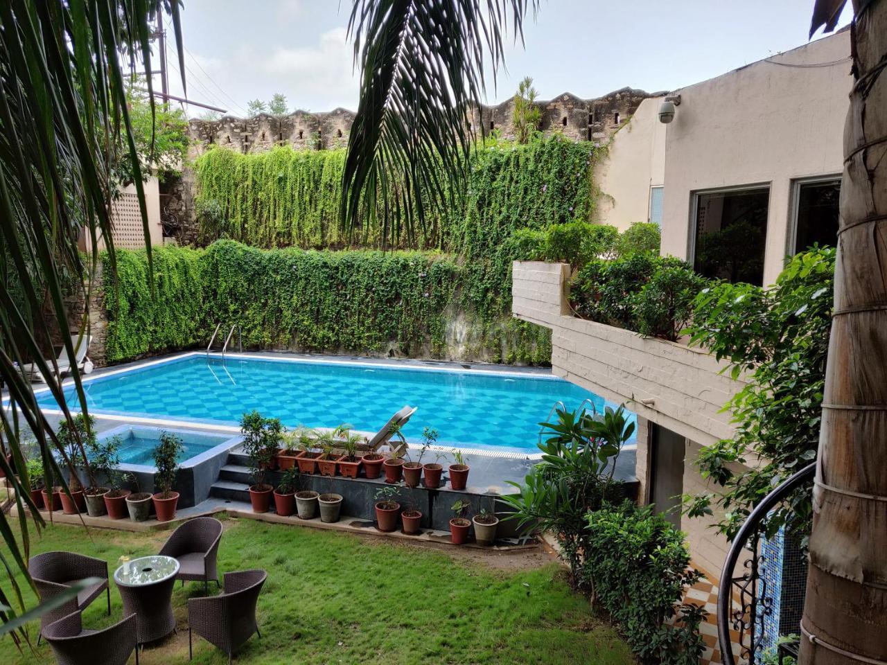 Rajdarshan - A Lake View Hotel In Ουνταϊπούρ Εξωτερικό φωτογραφία